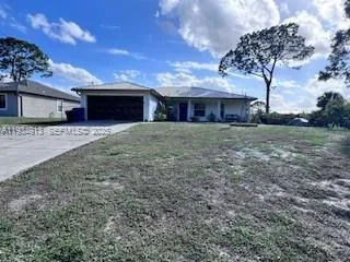 3 bedroom 2 bath for sale at 5005 Pinetree Circle, La Belle FL 33935