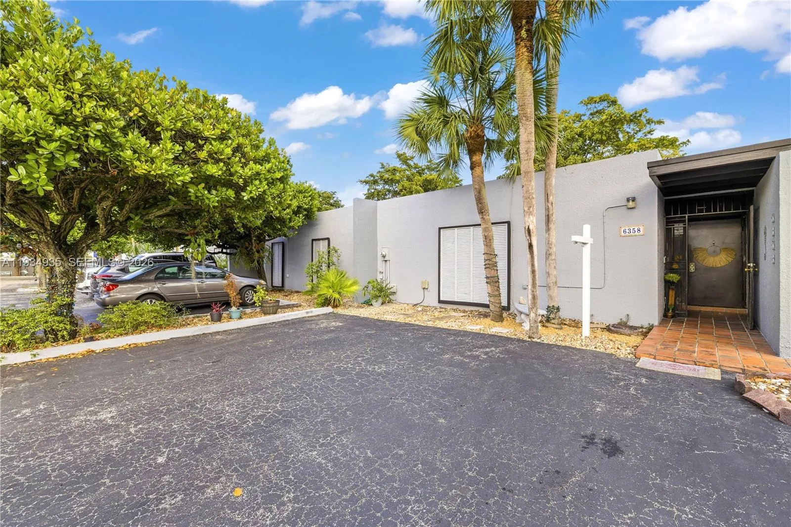 6358 Milk Wagon Ln, Miami Lakes FL 33014