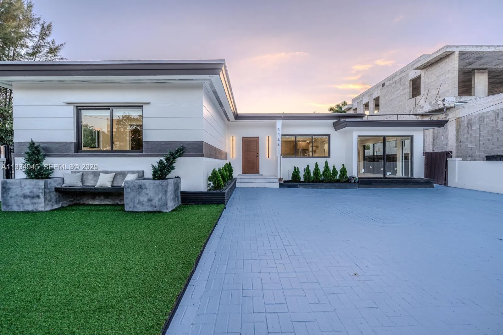 3 bedroom 3 bath for sale at 4144 Alton Rd, Miami Beach FL 33140