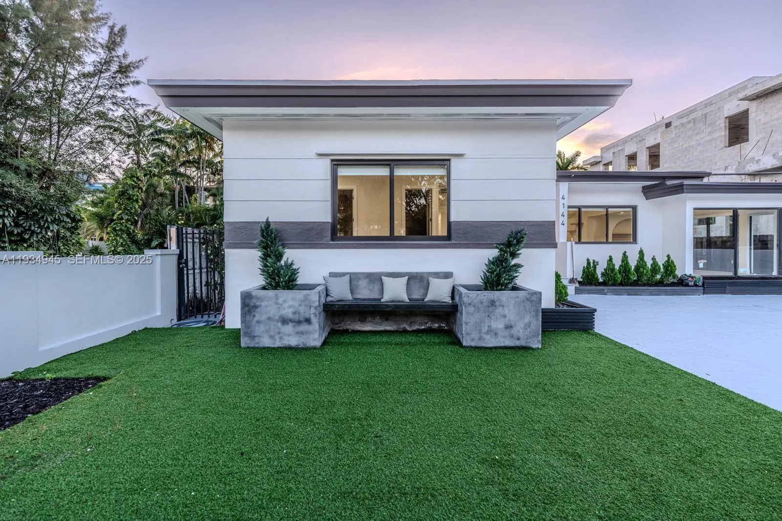4144 Alton Rd, Miami Beach FL 33140