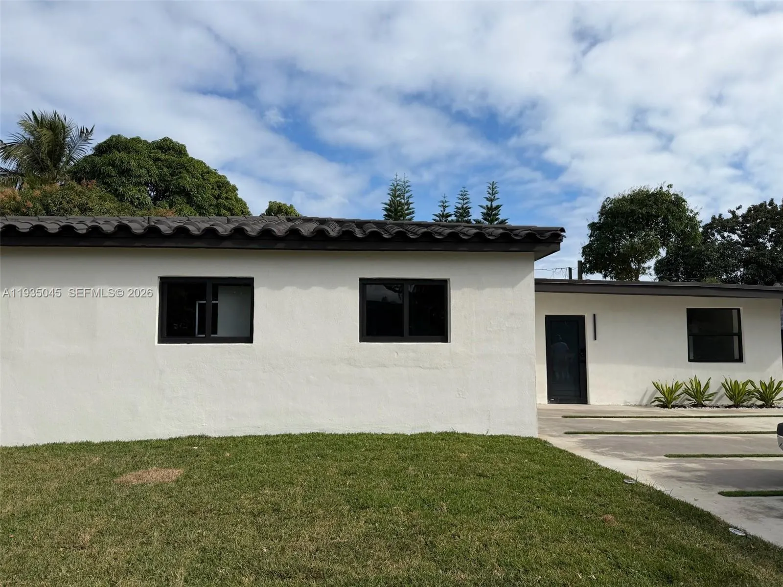 4 bedroom 3 bath for sale at 15411 NE 10th Ave, North Miami Beach FL 33162