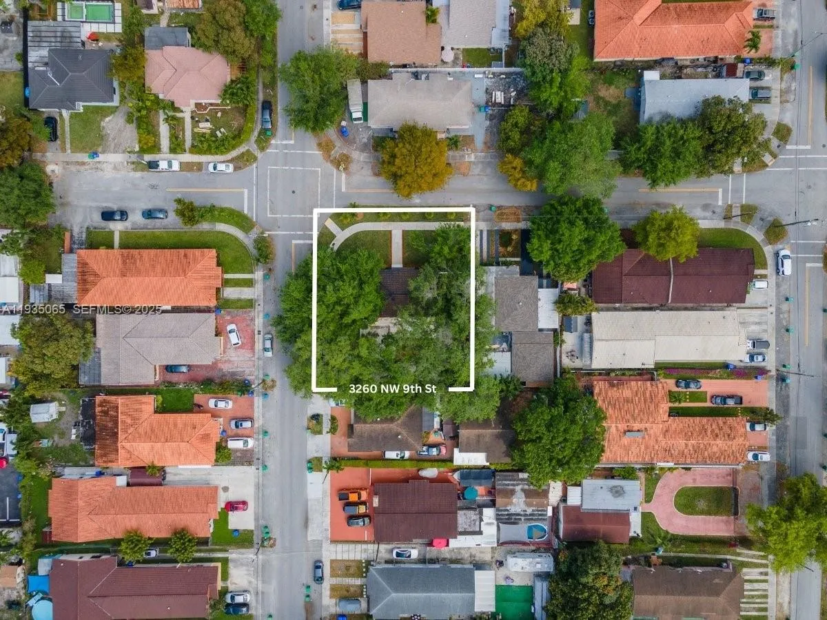 3260 NW 9th St, Miami FL 33125