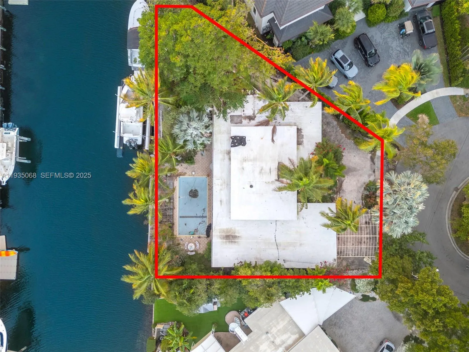 12900 Ixora Cir, North Miami FL 33181