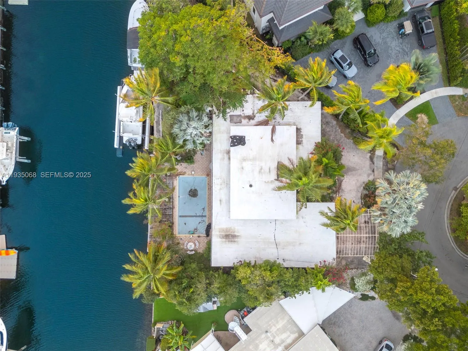 12900 Ixora Cir, North Miami FL 33181