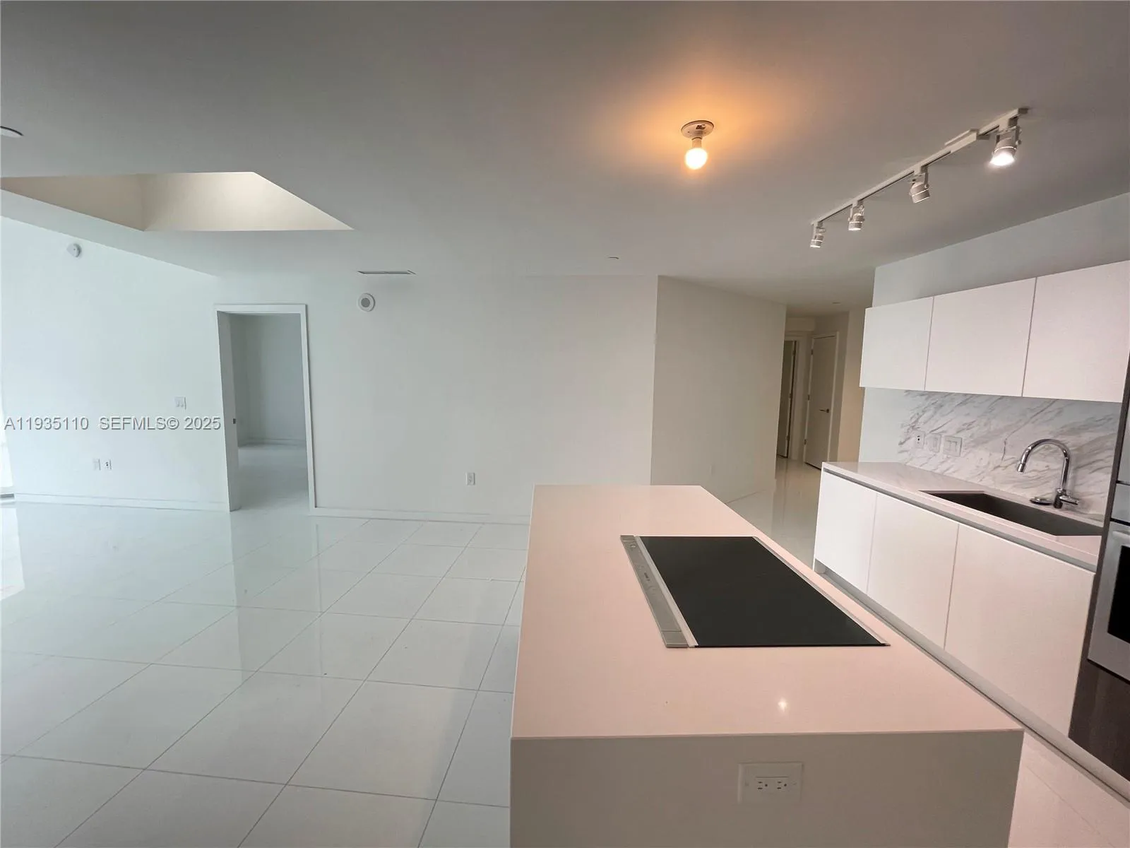 851 NE 1st Ave # 3103, Miami FL 33132