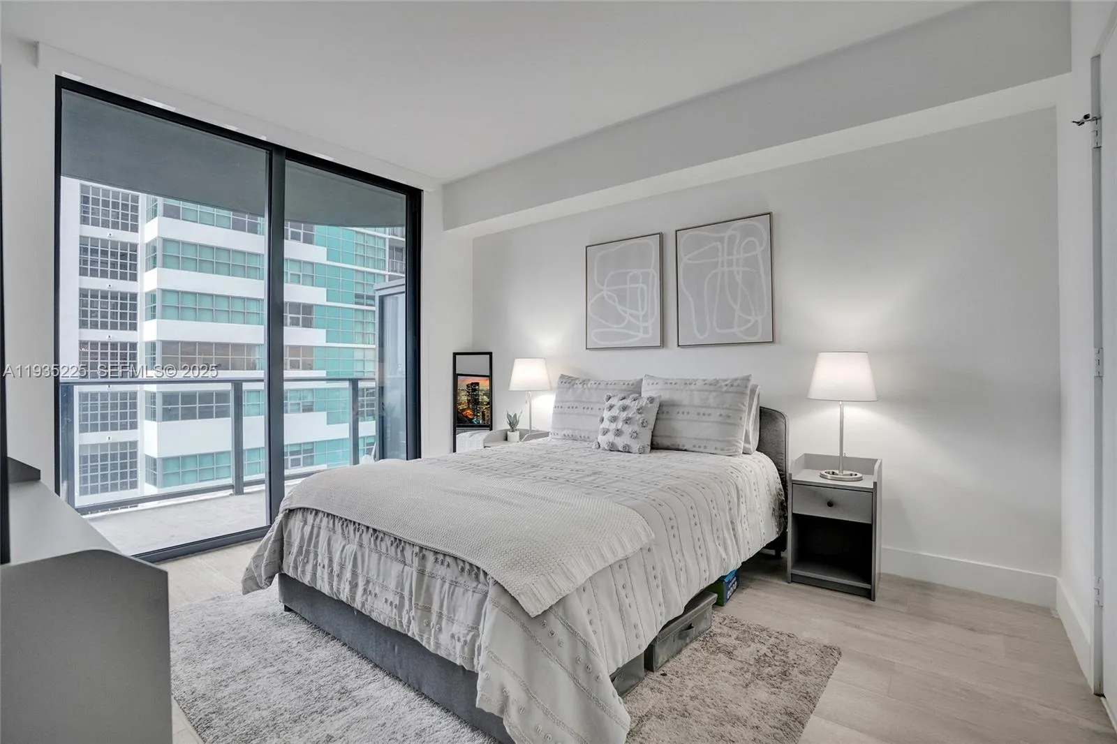 121 NE 34th St # 902, Miami FL 33137