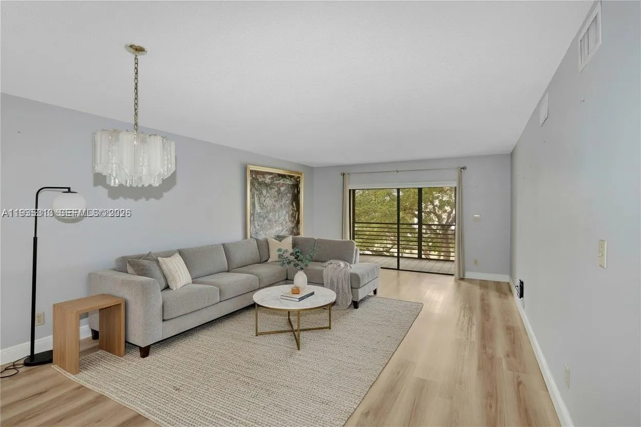 4930 E Sabal Palm Blvd # 306, Tamarac FL 33319