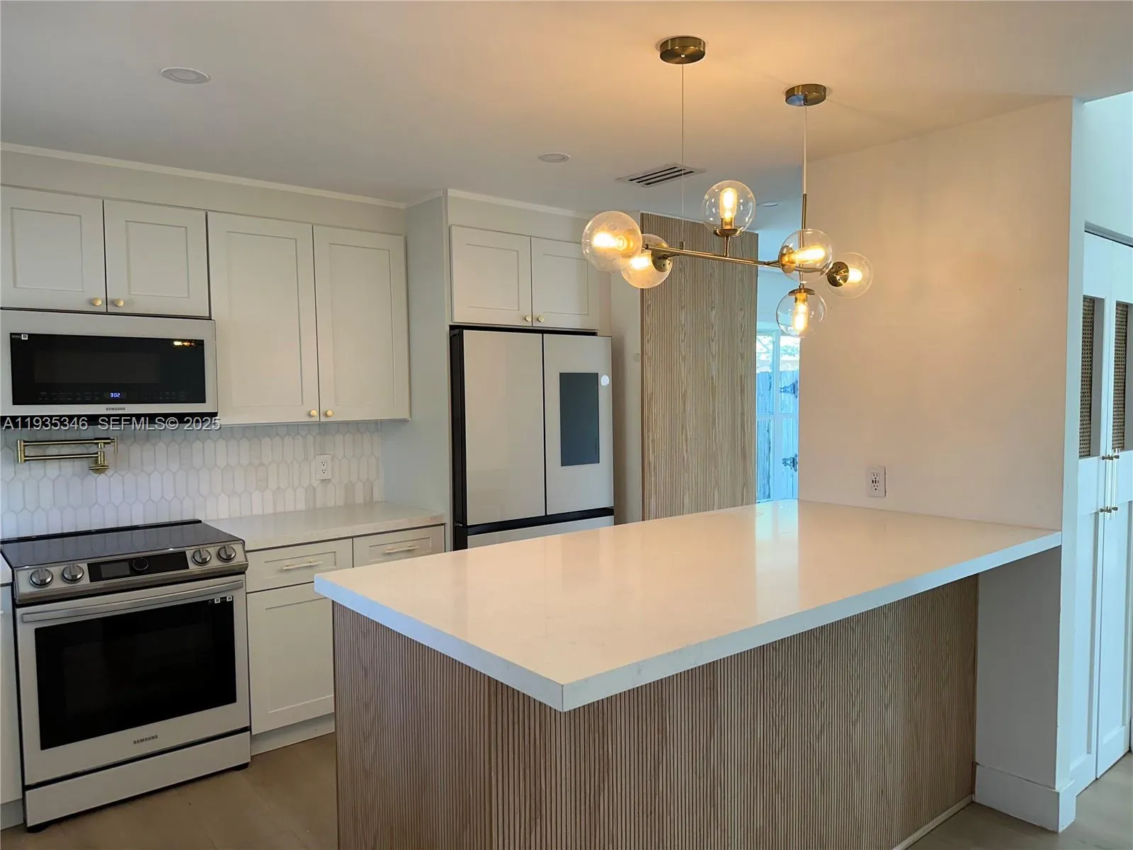 708 SE 3rd Ave Ext # 201, Hallandale Beach FL 33009