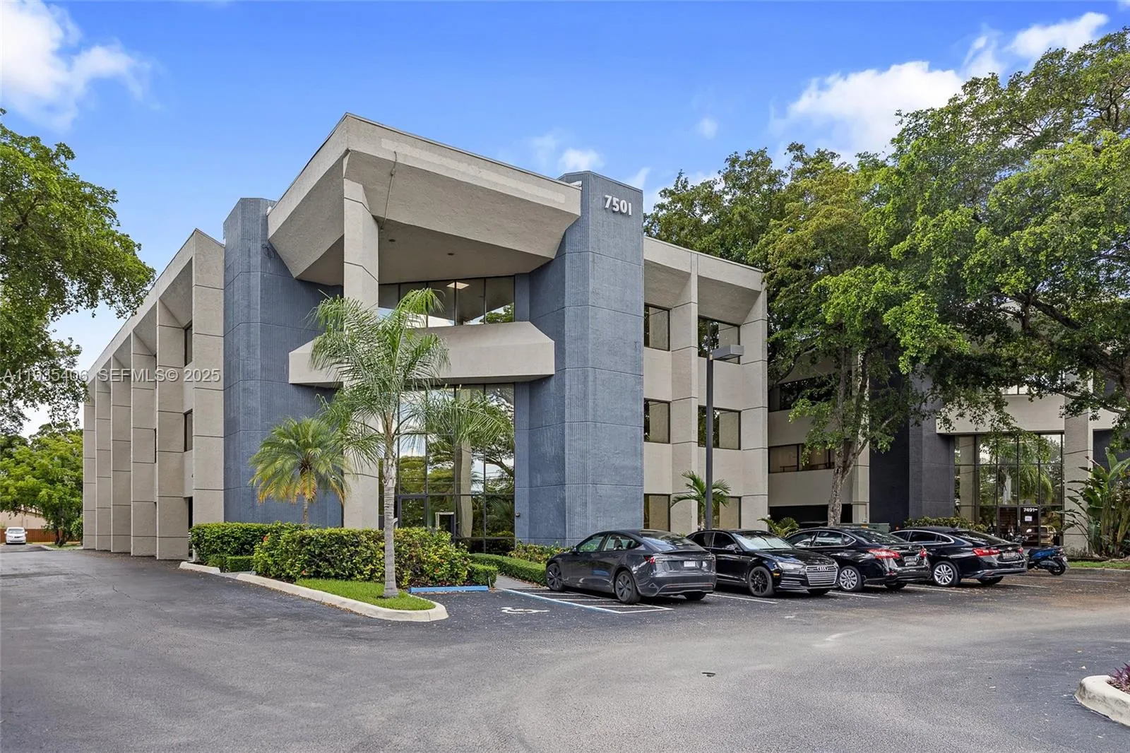 for sale at 7501 W Oakland Park Blvd, Lauderhill FL 33319