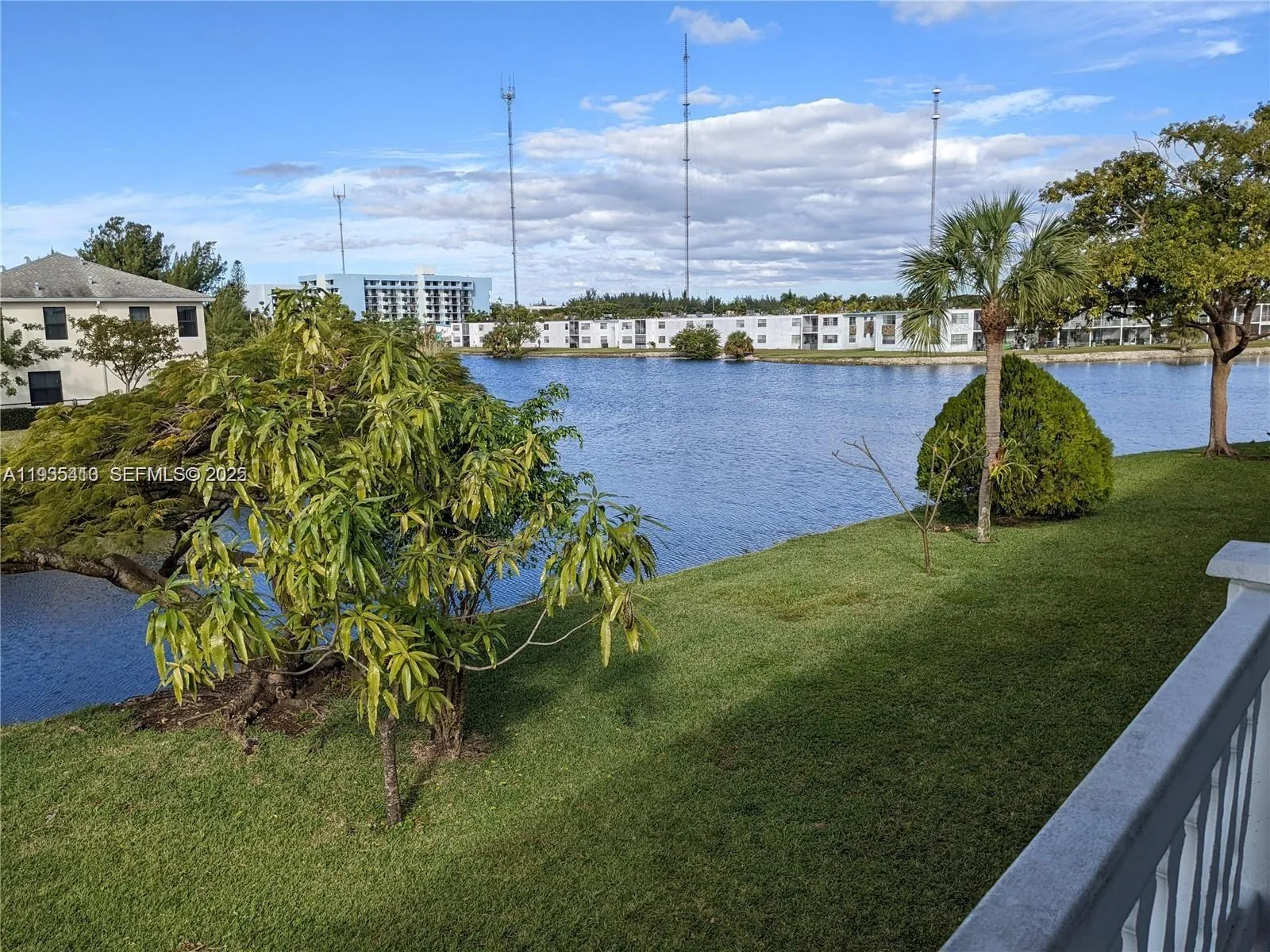 2 bedroom 2 bath for sale at 65 NE 202nd Ter # Q27, Miami Gardens FL 33179