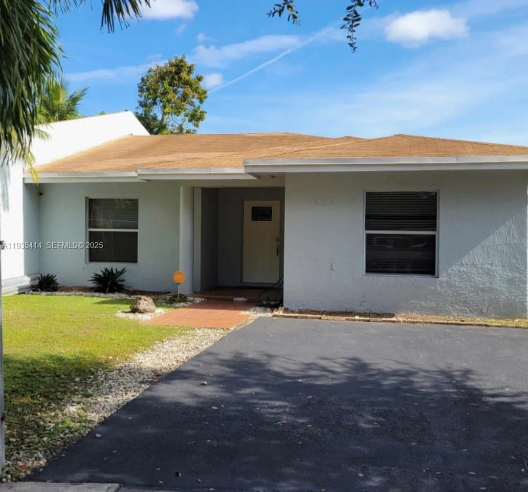 3 bedroom 2 bath for sale at 18953 SW 113th Ct, Miami FL 33157