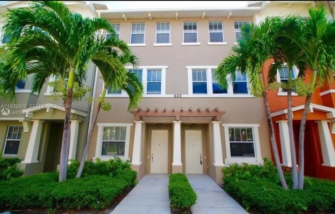 3 bedroom 2 bath for sale at 833 Millbrae Ct # 5, West Palm Beach FL 33401