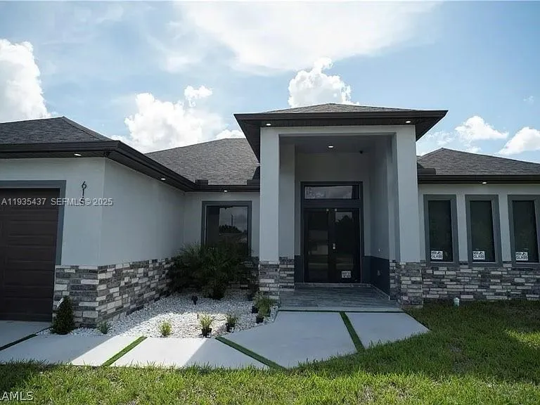 616 Maple Ave N, Lehigh Acres FL 33972