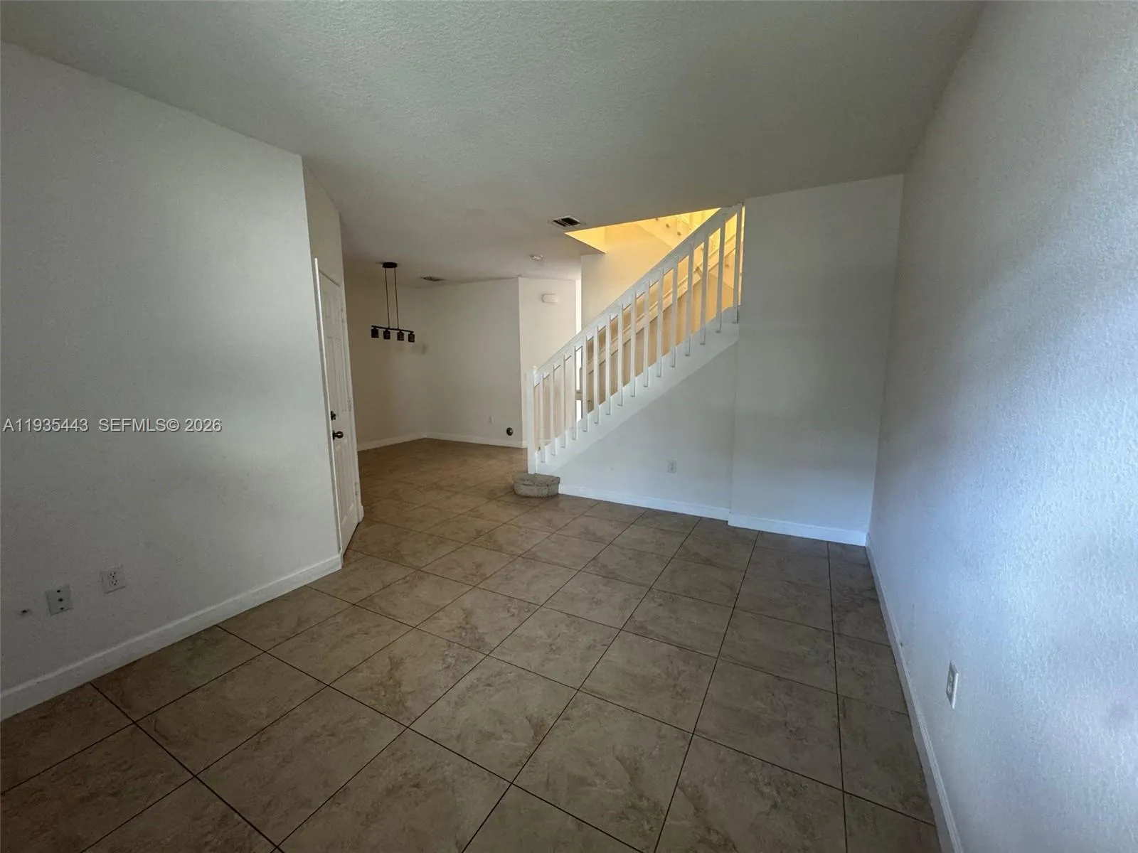 1027 NE 207th St # 1027, Miami FL 33179