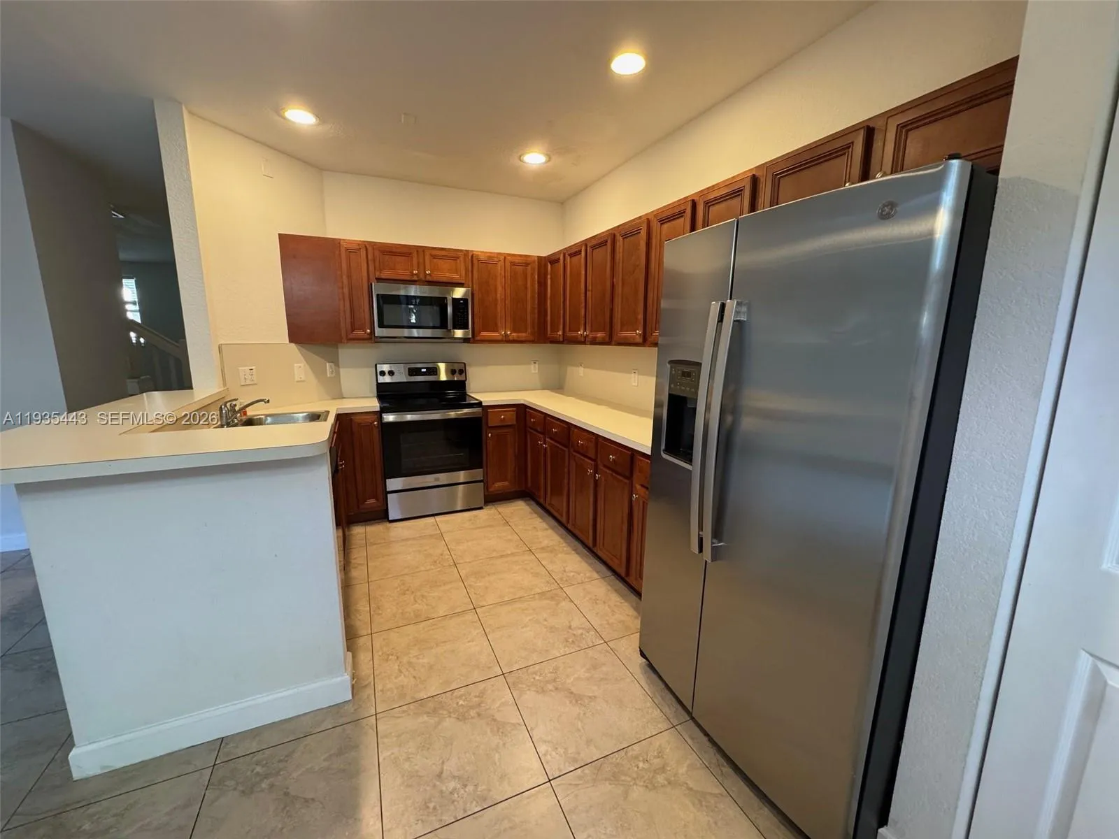 1027 NE 207th St # 1027, Miami FL 33179