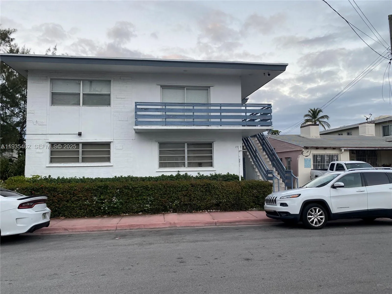 1 bedroom 1 bath for sale at 7725 Carlyle Ave # 2, Miami Beach FL 33141