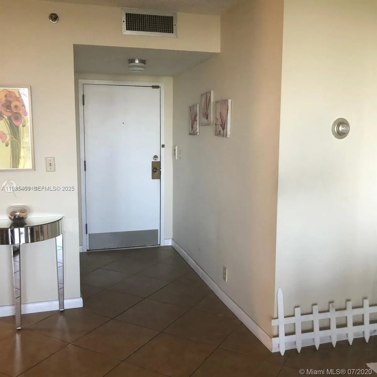 2000 Towerside Ter # 905, Miami FL 33138