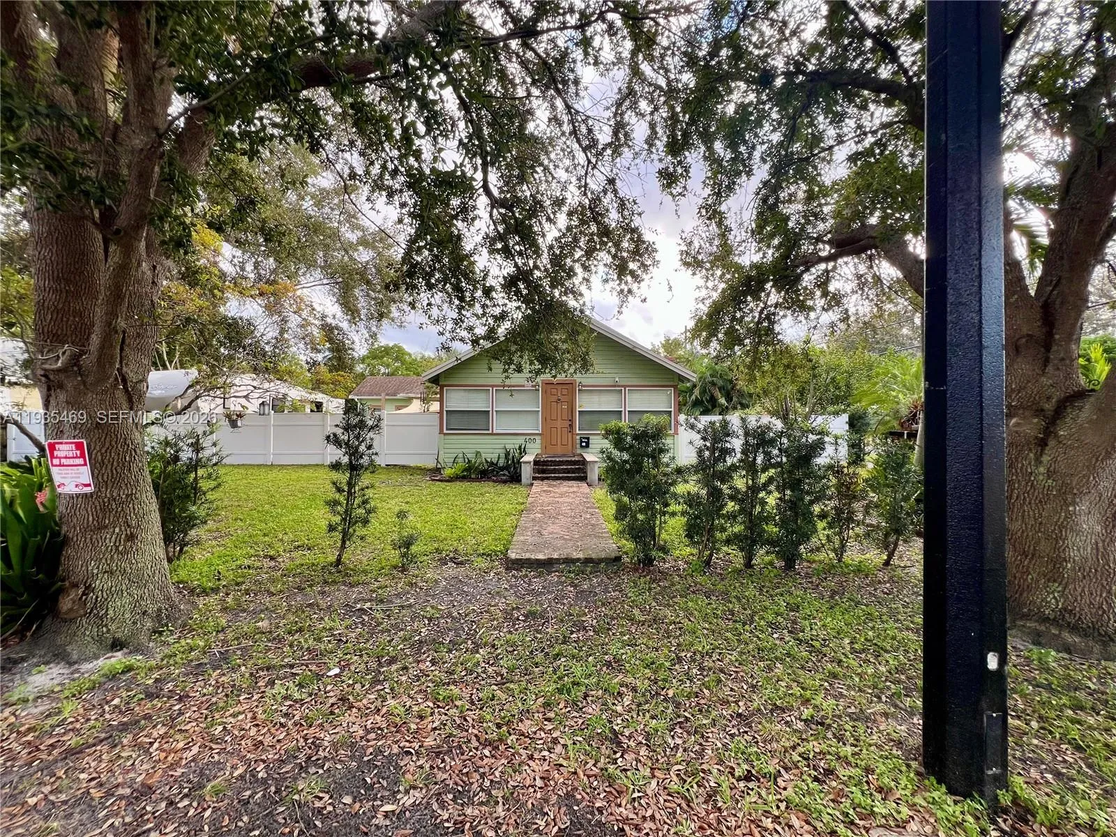 6 bedroom 3 bath for sale at 400 NE 3rd St, Pompano Beach FL 33060