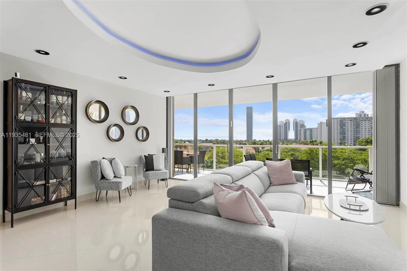 2 bedroom 2 bath for sale at 19500 Turnberry Way, Aventura FL 33180