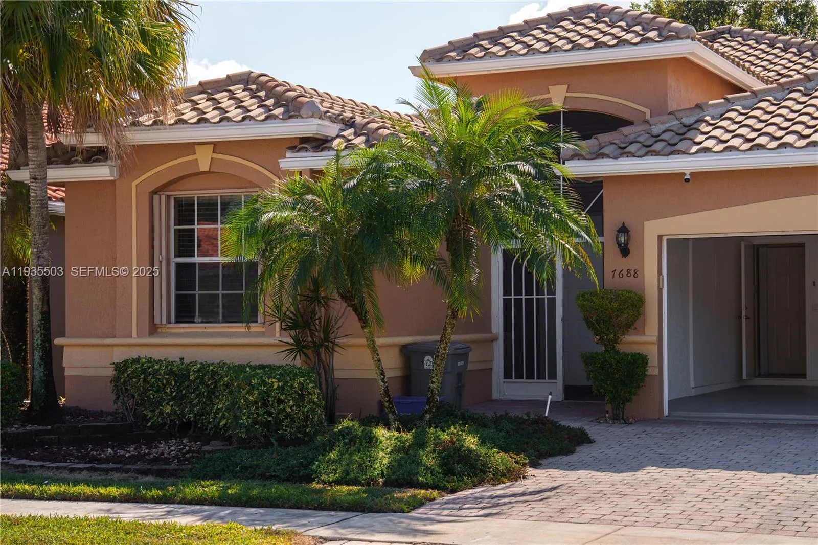 3 bedroom 2 bath for sale at 7688 Trapani Ln, Boynton Beach FL 33472