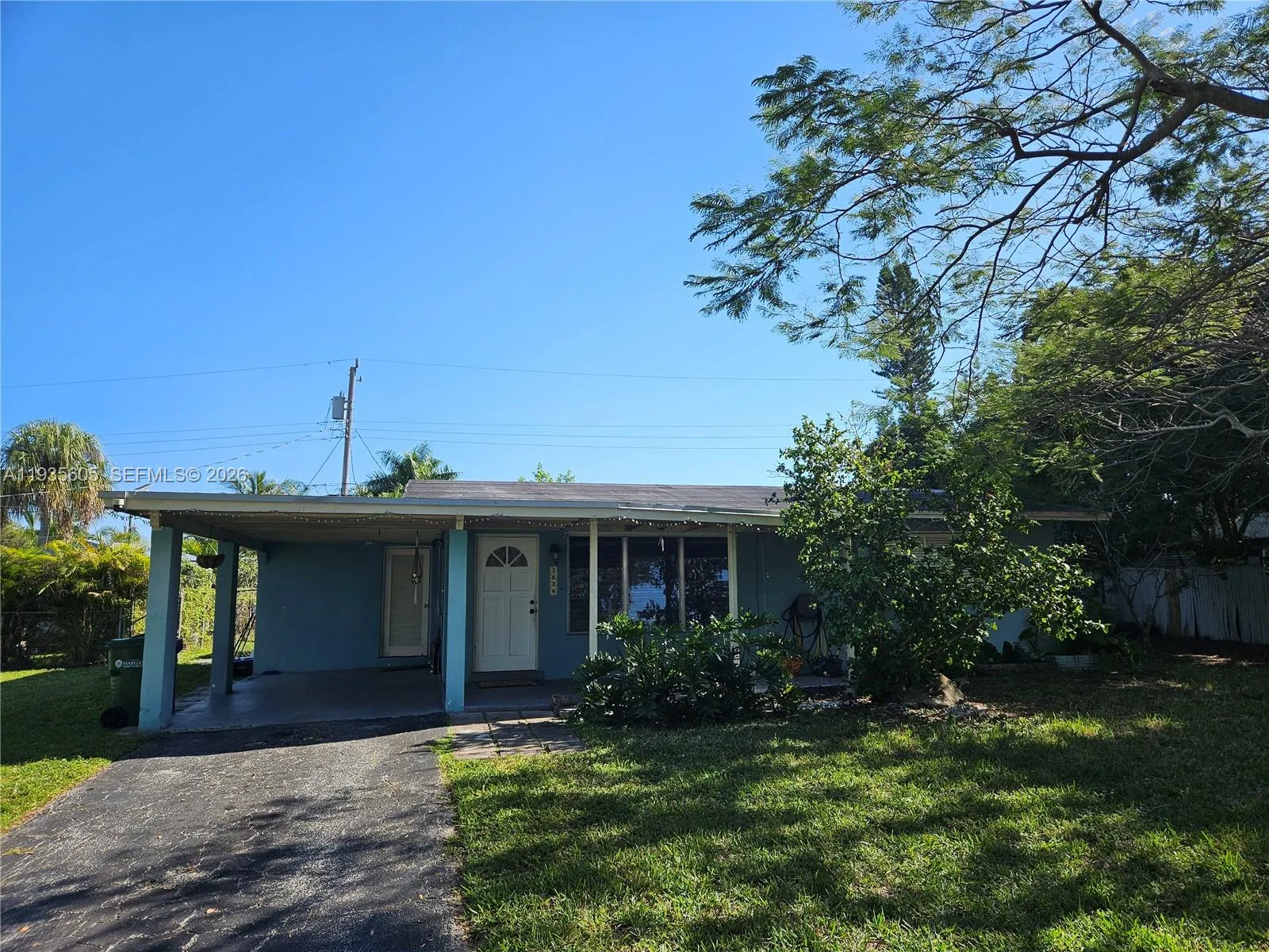 2 bedroom 1 bath for sale at 1624 E River Dr, Margate FL 33063