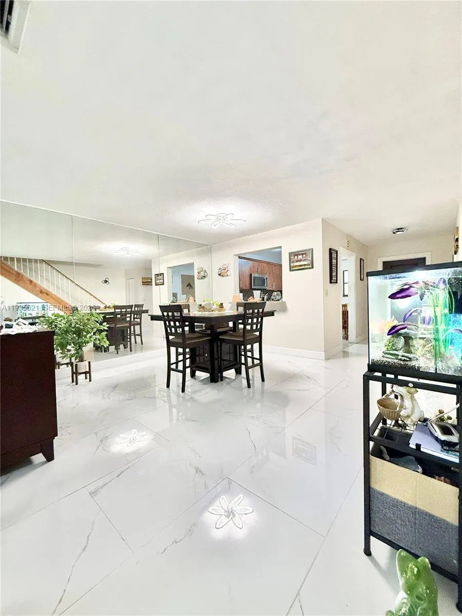 3536 Estepona Ave, Doral FL 33178