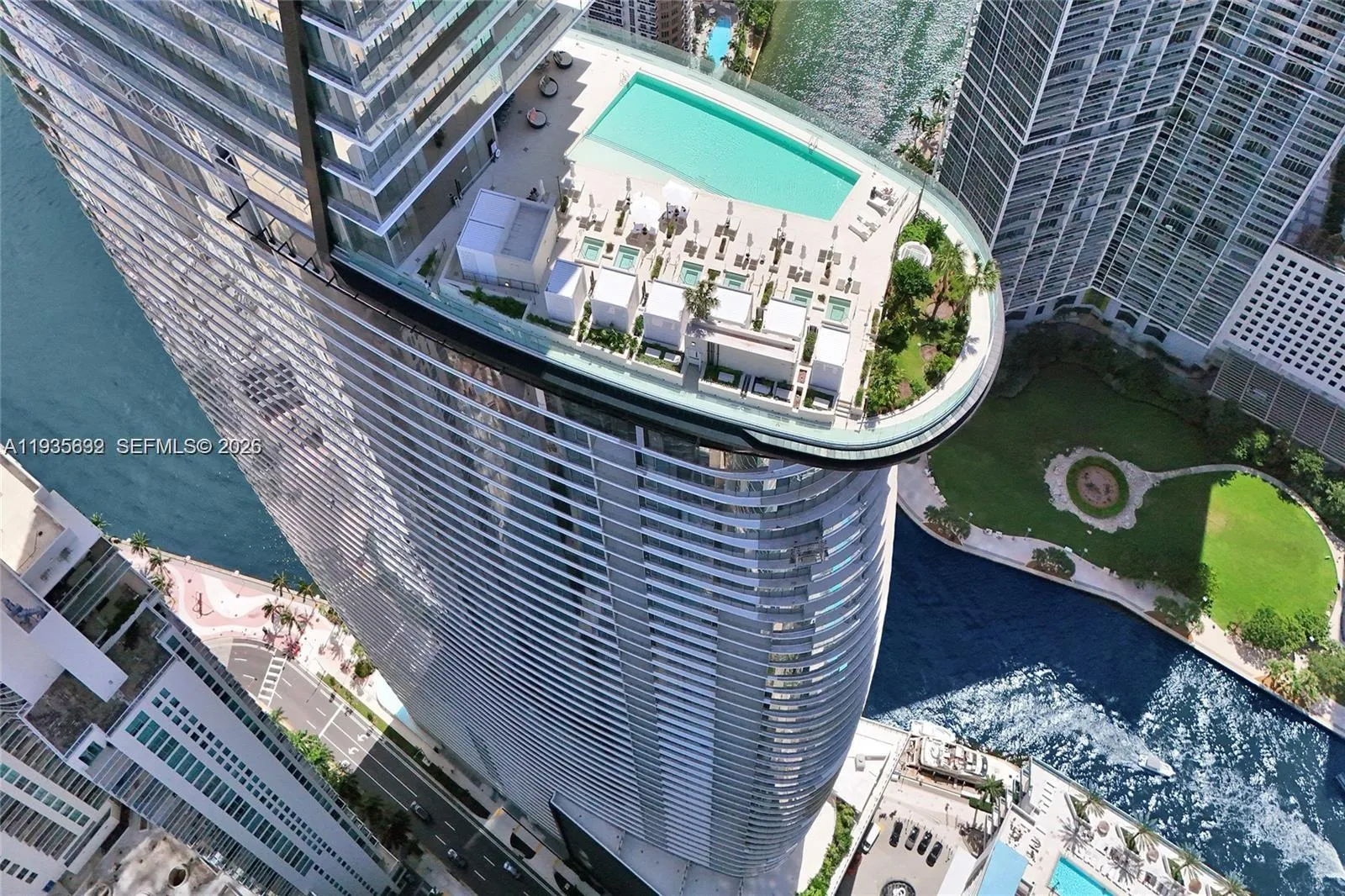 4 bedroom 5 bath for sale at 300 Biscayne Boulevard Way # 3704C, Miami FL 33131