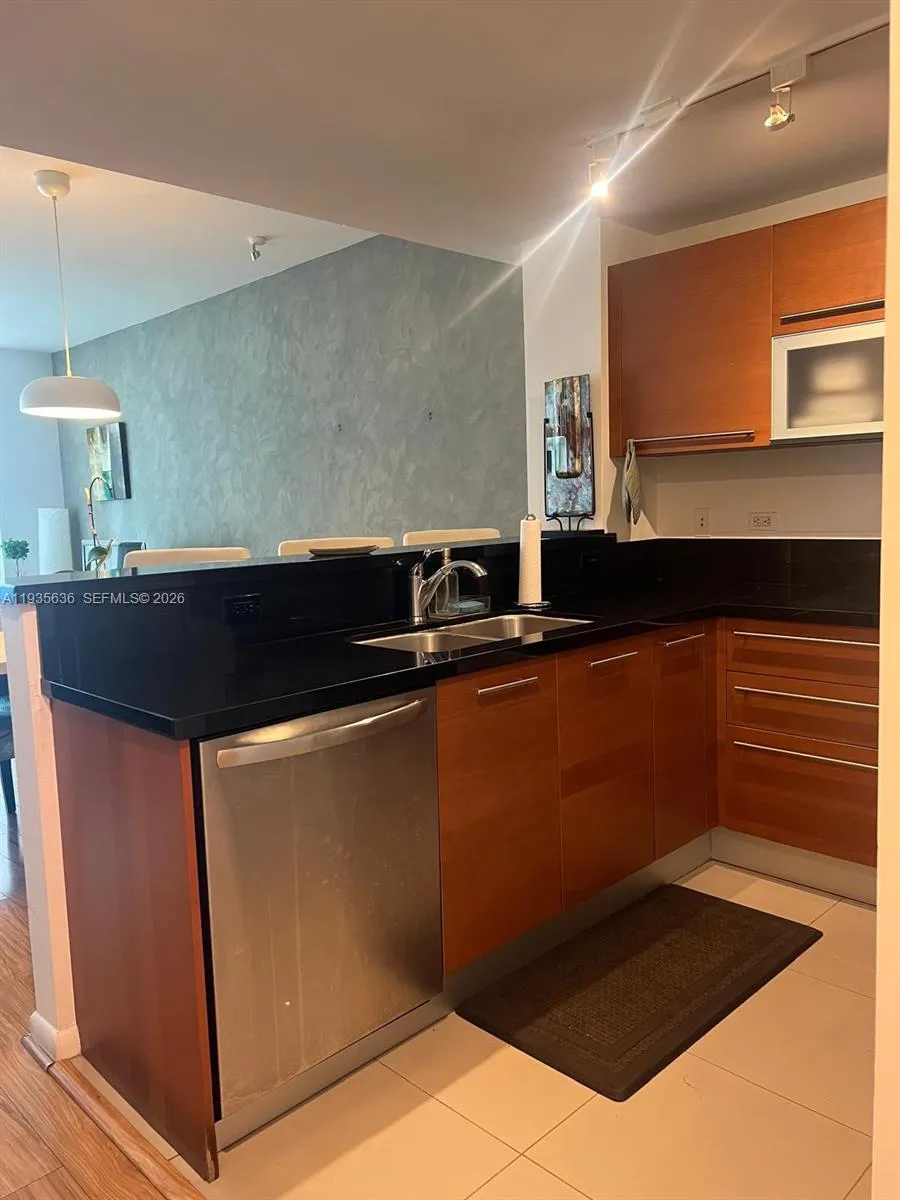 244 Biscayne Blvd # 1904, Miami FL 33132