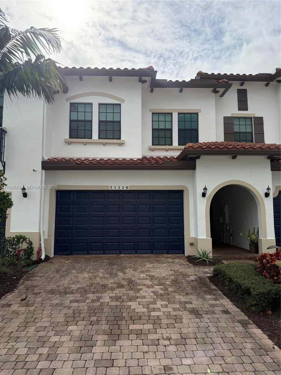 3 bedroom 2 bath for sale at 11330 SW 16th St # 11330, Pembroke Pines FL 33025