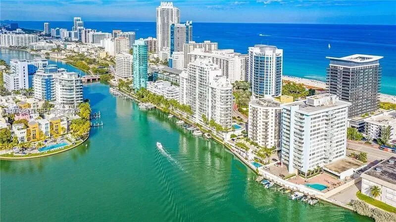 5880 Collins Ave # 302, Miami Beach FL 33140