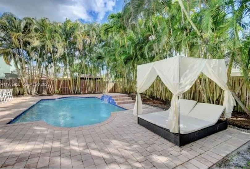 5 bedroom 2 bath for sale at 12980 Blue Lake Dr, Wellington FL 33414
