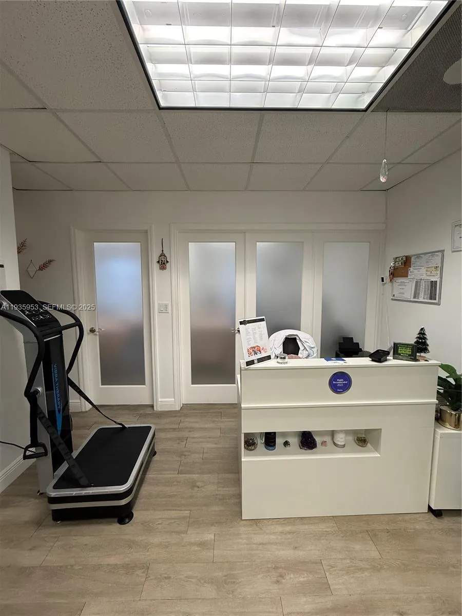 717 Ponce De Leon Blvd # 206, Coral Gables FL 33134