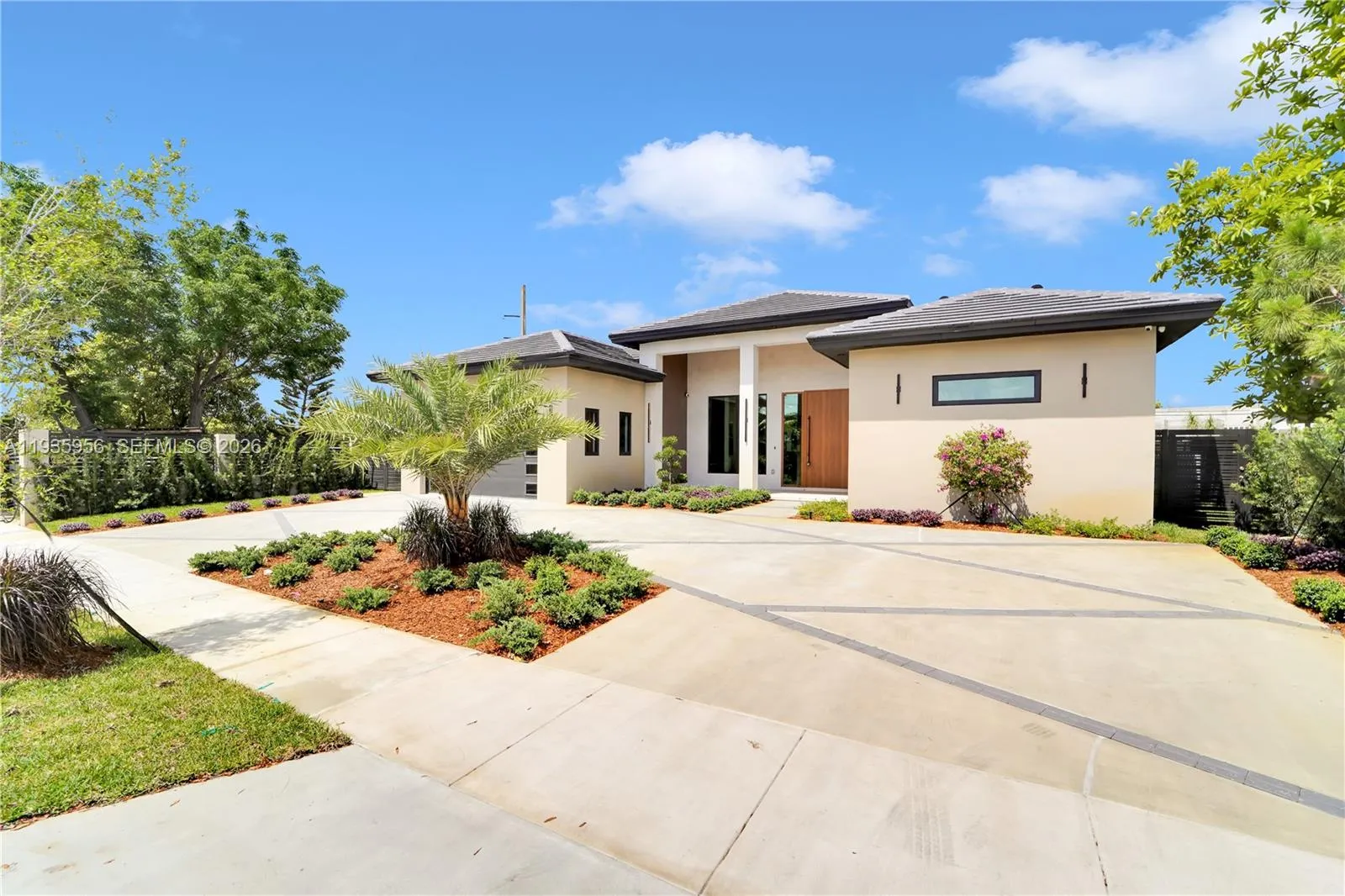 1130 SW 86th Ct, Miami FL 33144