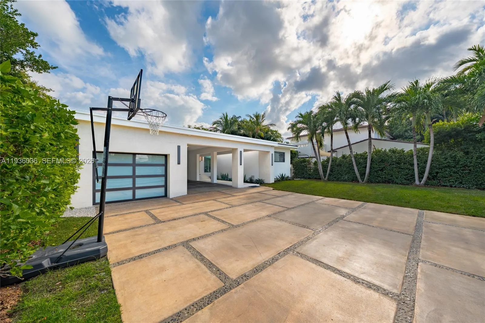 3141 N Bay Rd, Miami Beach FL 33140