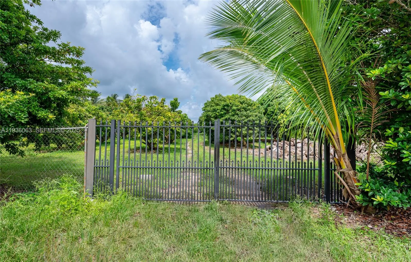 Commercial Sale for sale at 24350 SW 182nd Ave, Miami FL 33031