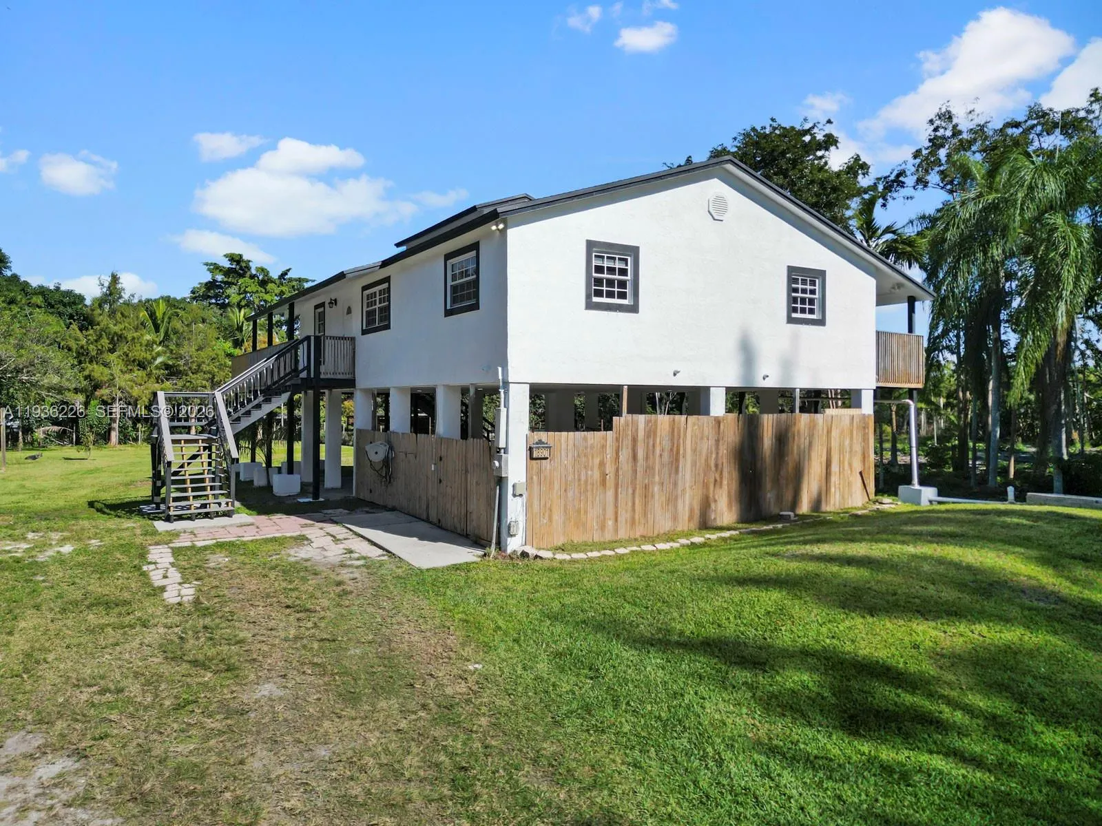 18901 SW 59th St, Southwest Ranches FL 33332