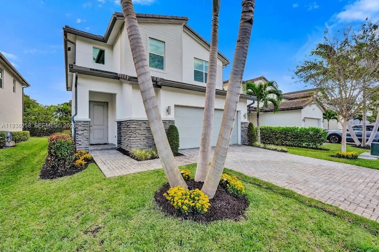 5 bedroom 3 bath Residential for sale at 2737 Country Lake Trl, Boynton Beach FL 33436