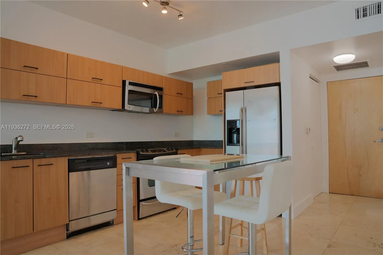 1 bedroom 1 bath for sale at 350 S Miami Ave # 3307, Miami FL 33130