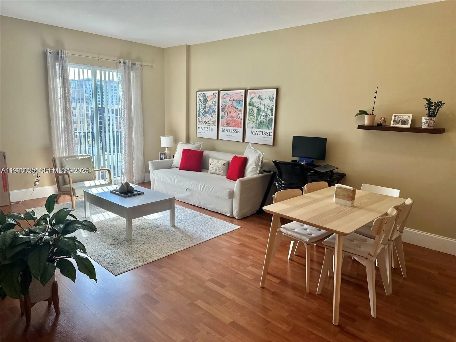 1 bedroom 1 bath for rent at 10 Aragon Ave # 818, Coral Gables FL 33134