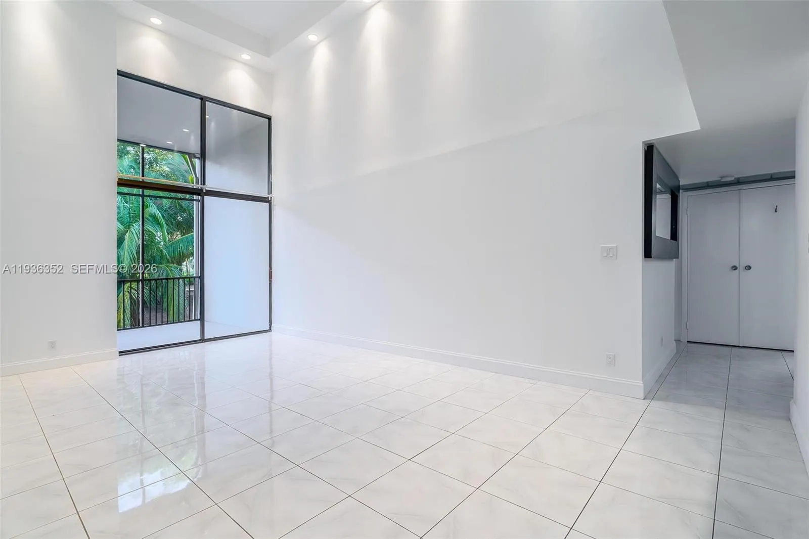 20347 W Country Club Dr, Aventura FL 33180