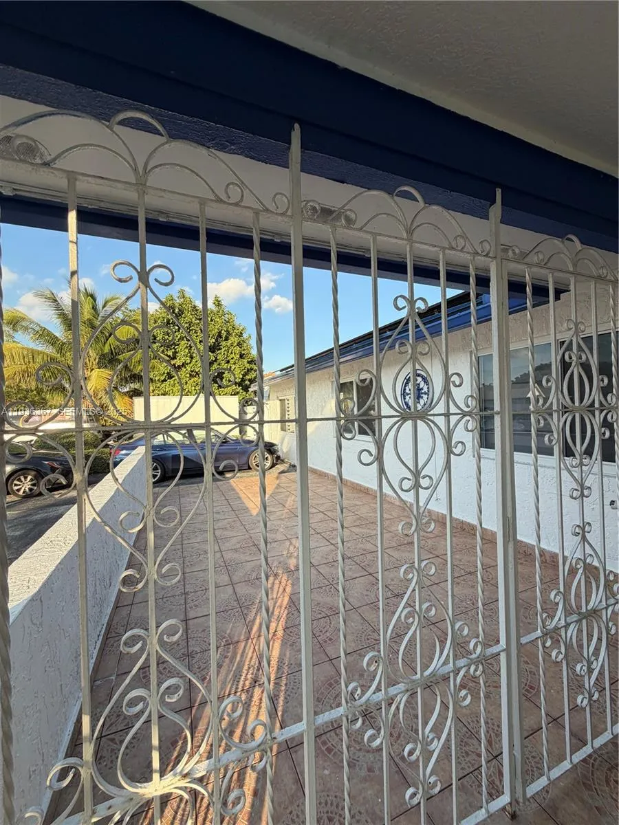 15022 SW 67th Ln, Miami FL 33193