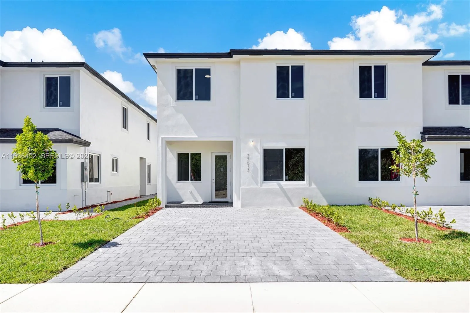 5 bedroom 4 bath for sale at 22555 SW 125th Ave # 13A, Miami FL 33170
