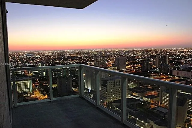 3 bedroom 3 bath for sale at 253 NE 2nd St # 4303, Miami FL 33132