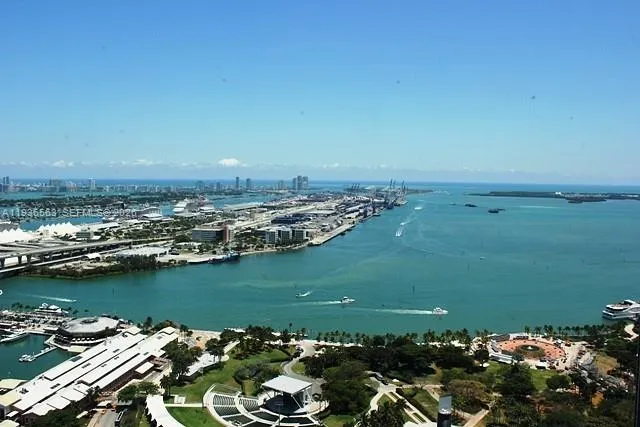 253 NE 2nd St # 4303, Miami FL 33132
