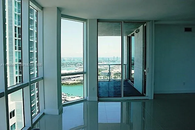 253 NE 2nd St # 4303, Miami FL 33132