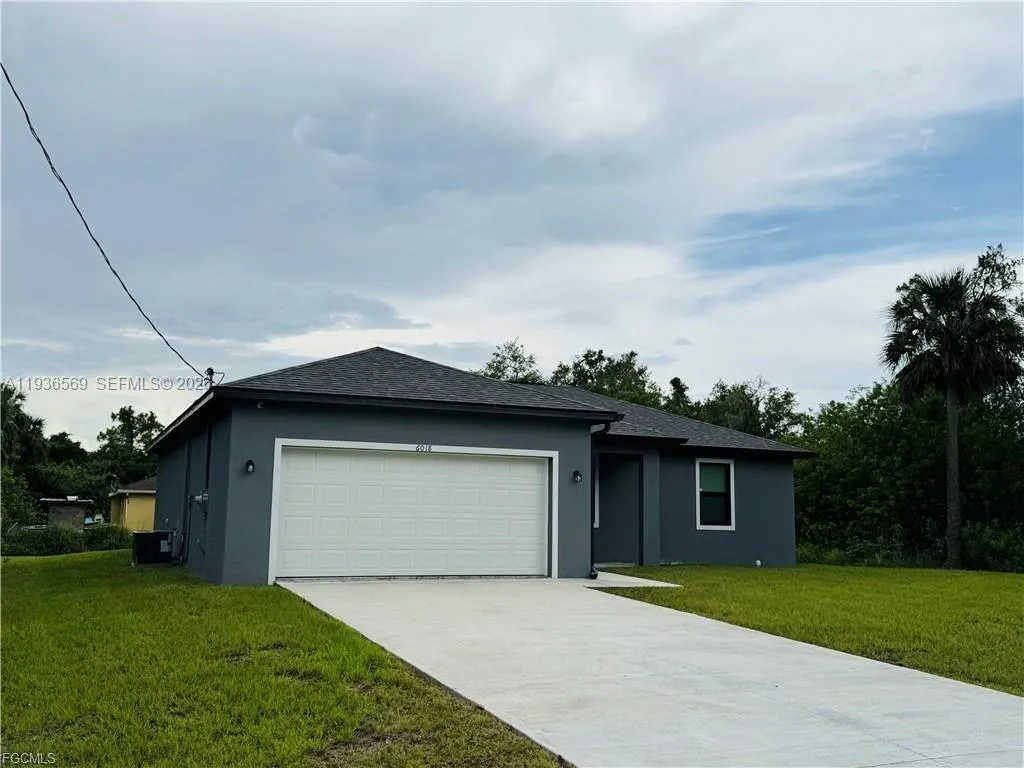 6018 ACORN CIR, La Belle FL 33935