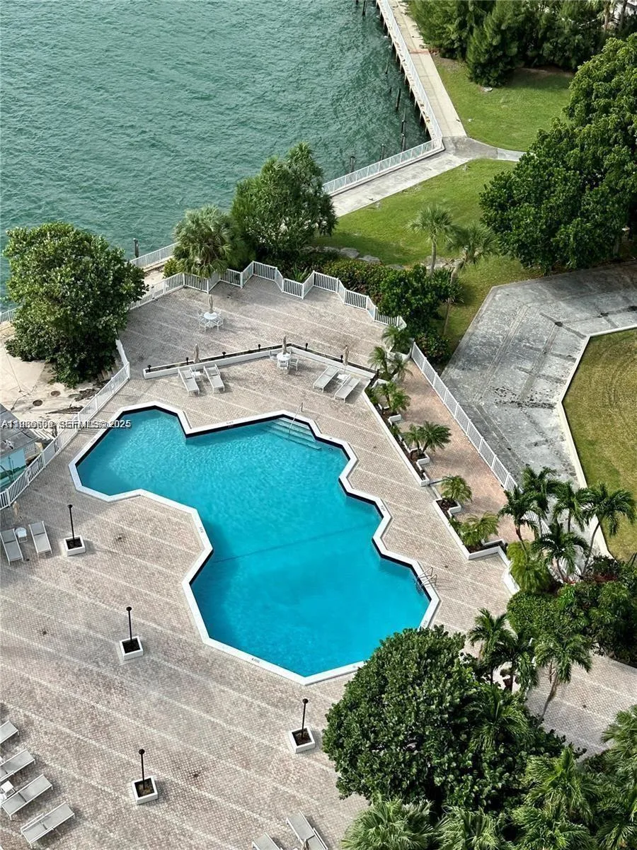 11111 Biscayne Blvd # 18E, Miami FL 33181