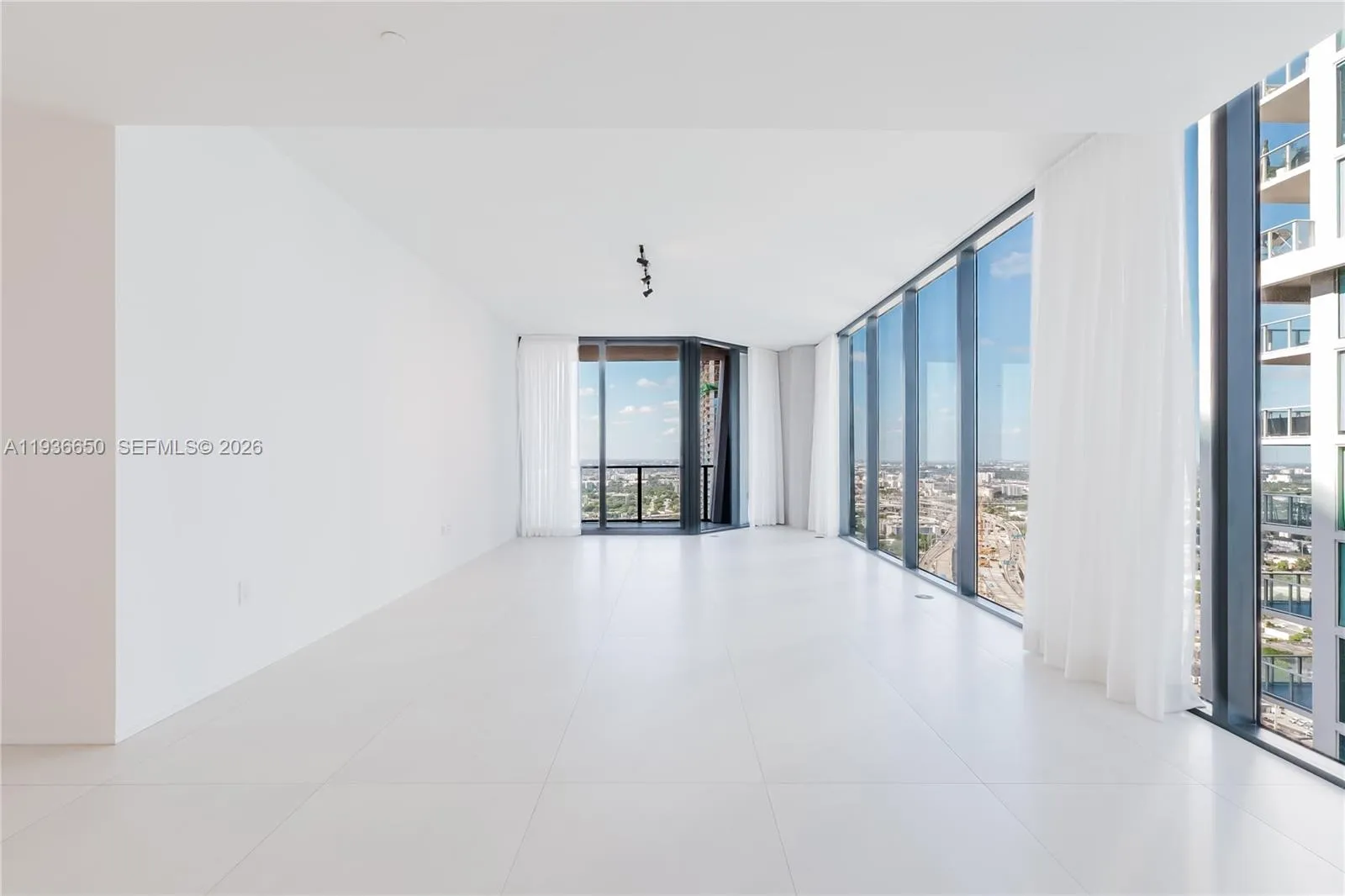 1000 Biscayne Blvd # 3802, Miami FL 33132