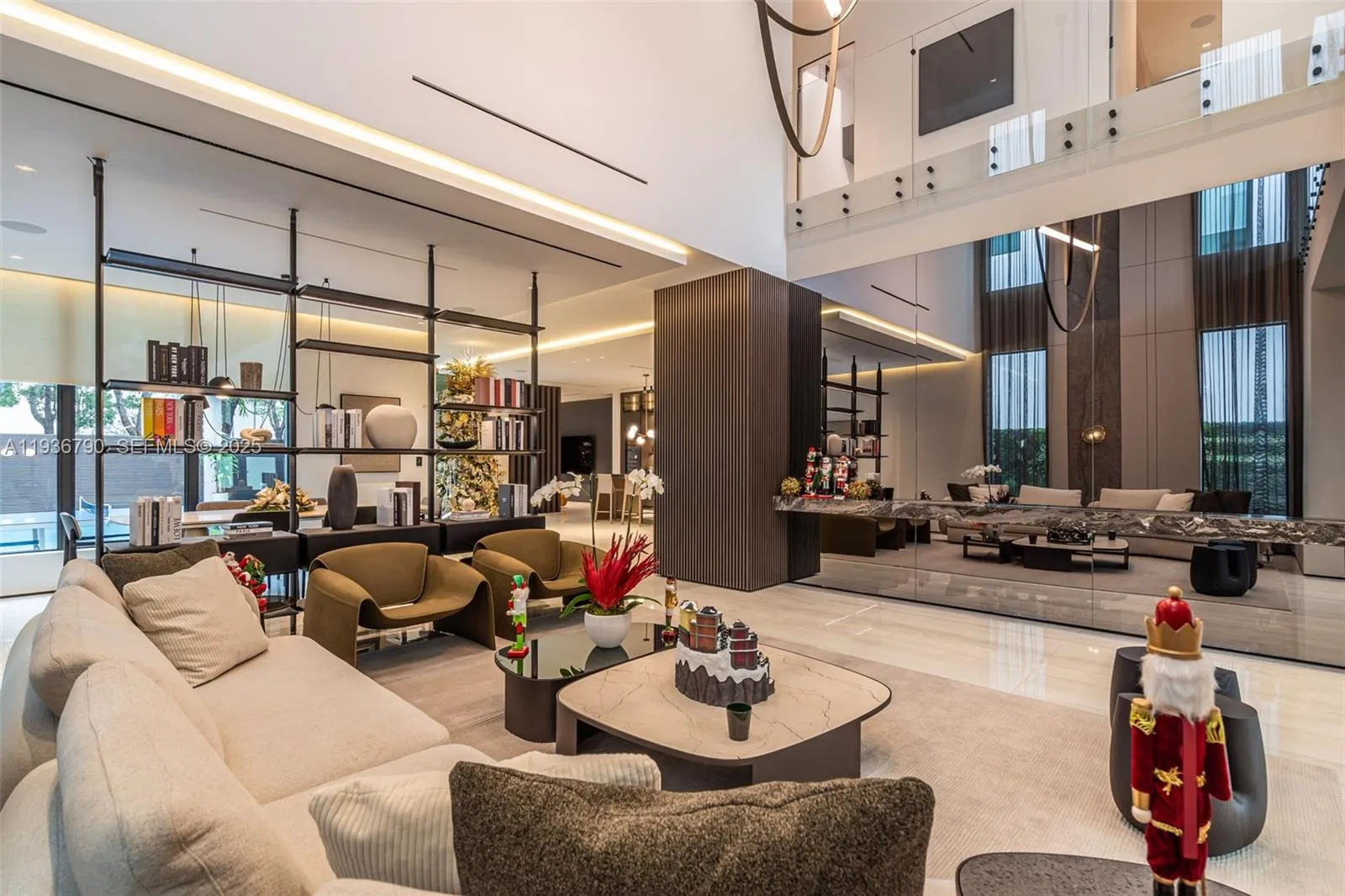 5 bedroom 5 bath for sale at 10540 NW 67th Ter, Doral FL 33178