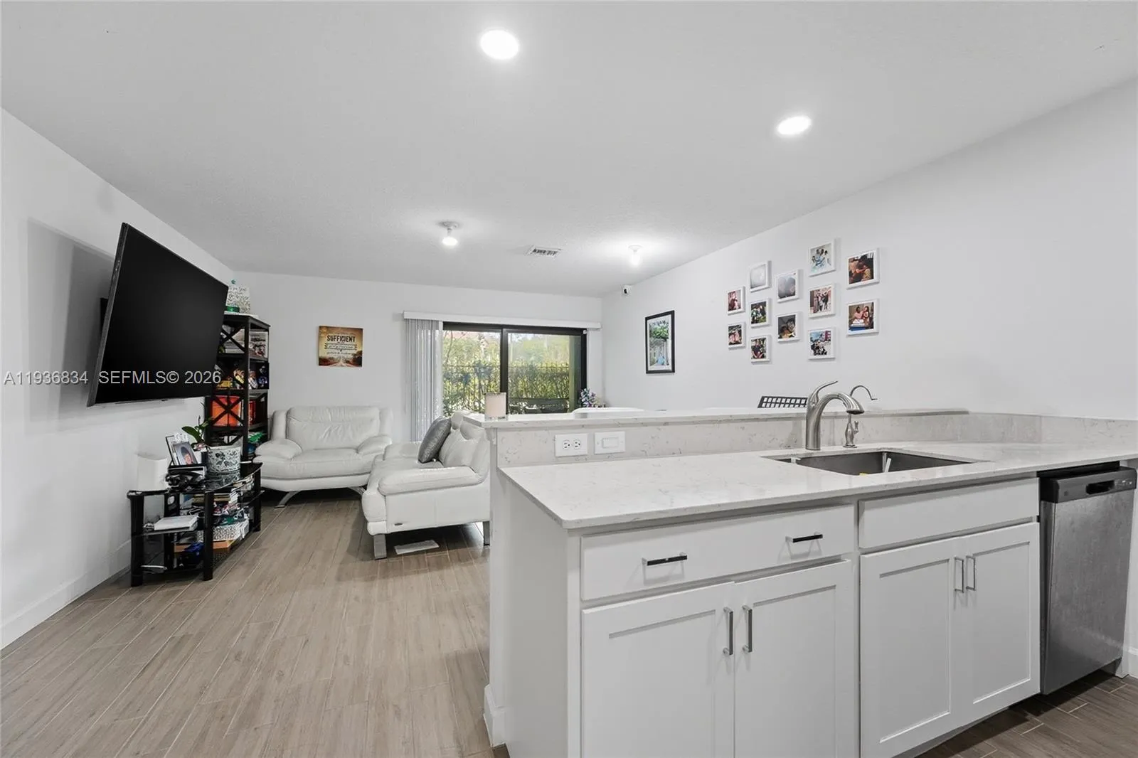 5059 Genove Pl, Riviera Beach FL 33410
